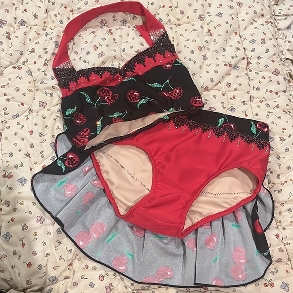 I’m selling a costume for dance but can be worn for pageant’s - Picture 5 of 6